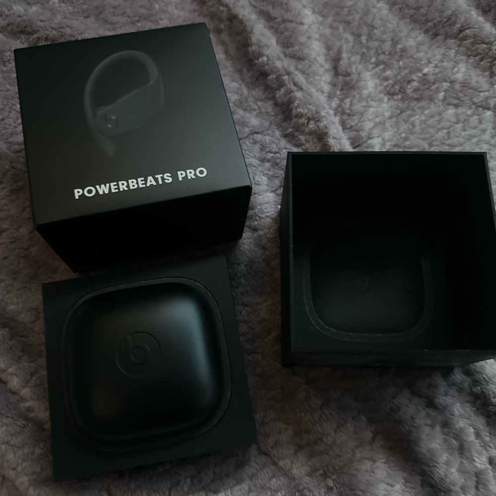 Powerbeats Pro Earbuds